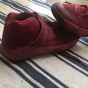 Nike Kyrie Youth Basketball Shoes